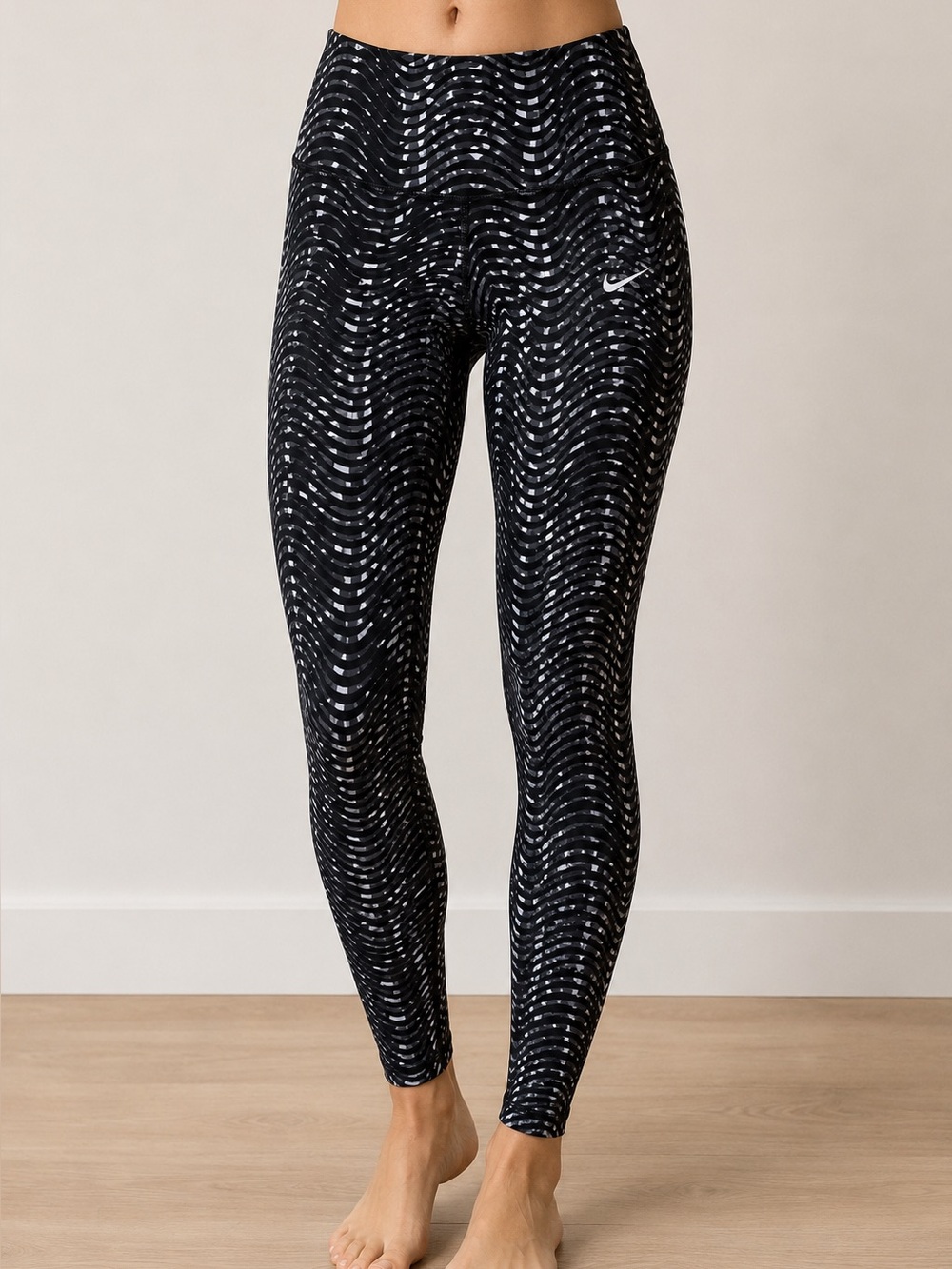 Women’s Nike Dri-fit full length leggings size M